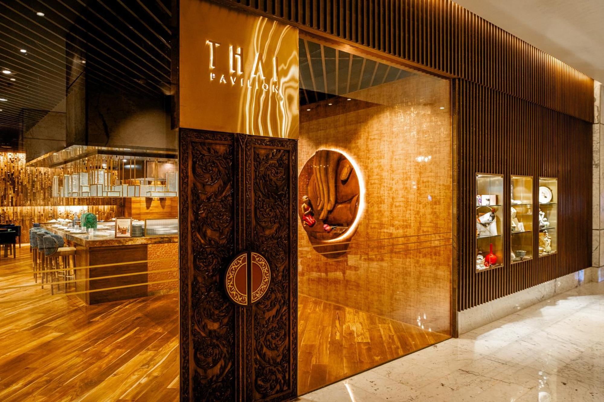 Hotel President - Ihcl Seleqtions Mumbai Exterior foto The entrance of the restaurant