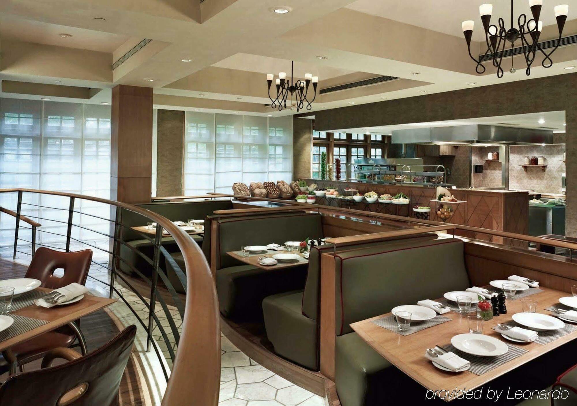 Hotel President - Ihcl Seleqtions Mumbai Exterior foto Interior of a restaurant