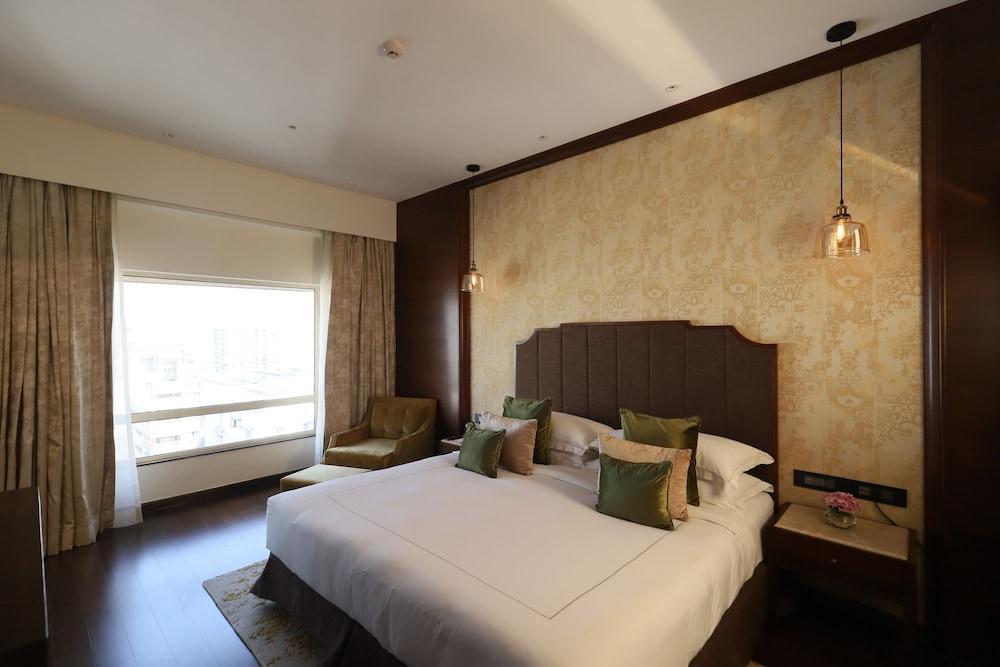 Hotel President - Ihcl Seleqtions Mumbai Exterior foto A bedroom at the Taj Bengal